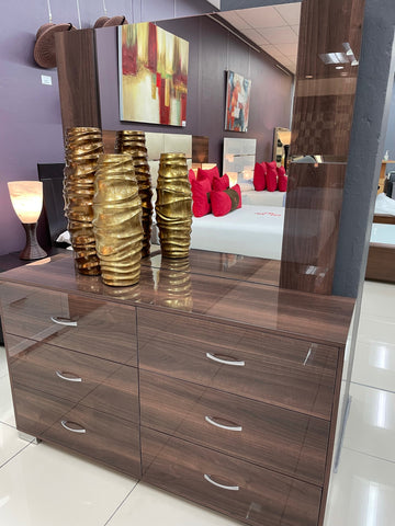 Waldorf Chest Of Drawers Plus Mirror